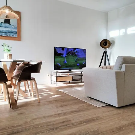 Bela Vista_ Cozy With Sea View 아파트